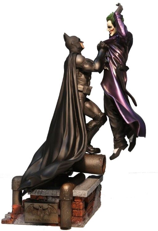 Статуэтка - Batman vs Joker: Arkham Origins Collectors Edition Statue Статуэтка - Batman vs Joker: Arkham Origins Collectors Edition Statue