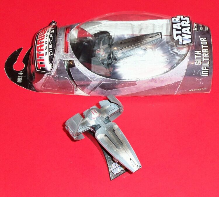 Фигурка Hasbro Star Wars DARTH MAUL'S SITH INFILTRATOR 2006 Фигурка Hasbro Star Wars DARTH MAUL'S SITH INFILTRATOR 2006