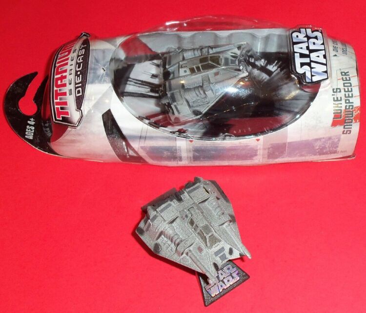 Фігурка Hasbro STAR WARS Luke's Battle Damaged Snowspeeder Фігурка Hasbro STAR WARS Luke's Battle Damaged Snowspeeder