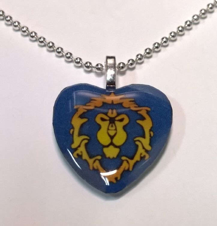 WP_20141208_18_19_31_Pro.jpg Медальон-сердце World of Warcraft Alliance