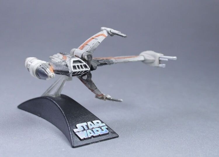 Фигурка HASBRO STAR WARS B-WING ORANGE DECO Фигурка HASBRO STAR WARS B-WING ORANGE DECO